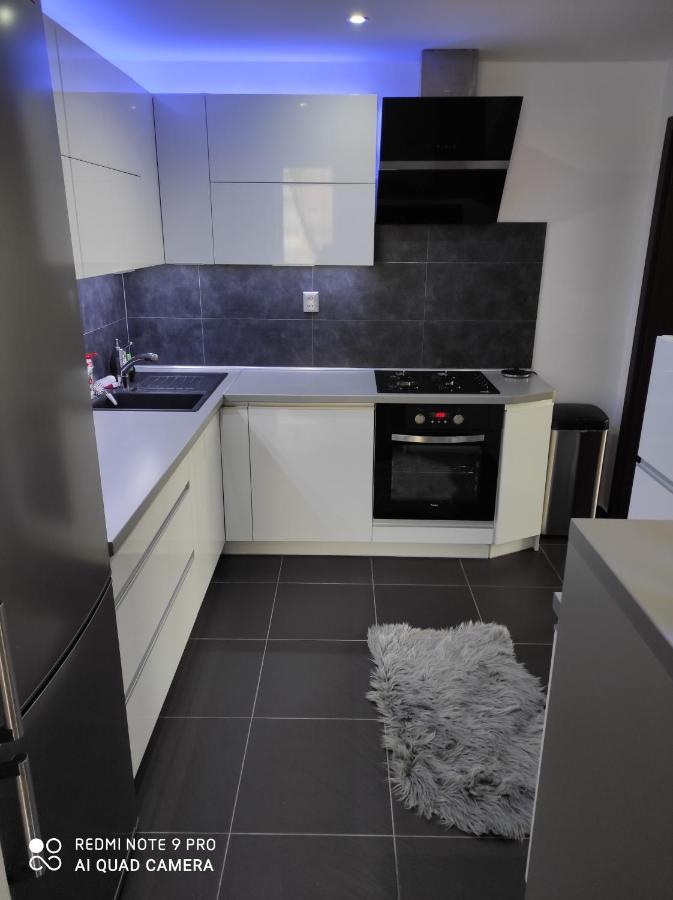 Apartman Mb Poprad Exterior foto